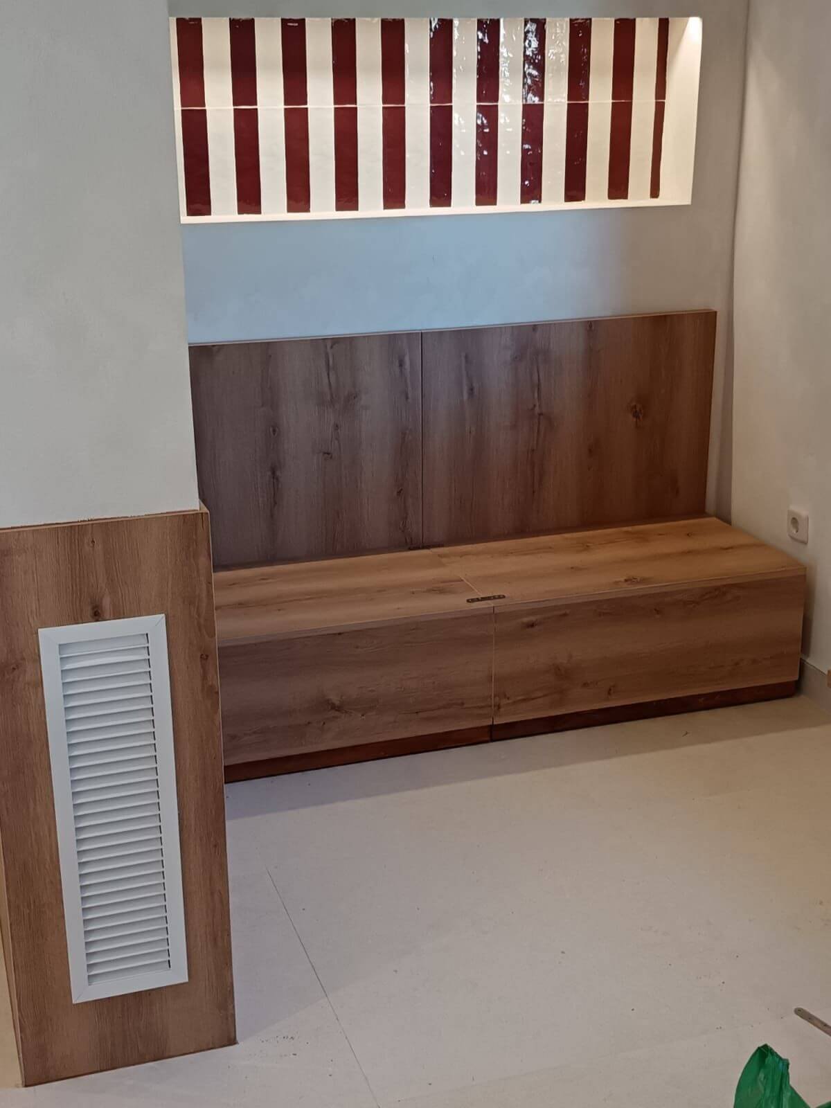 Sofá viejo antes de la restauración